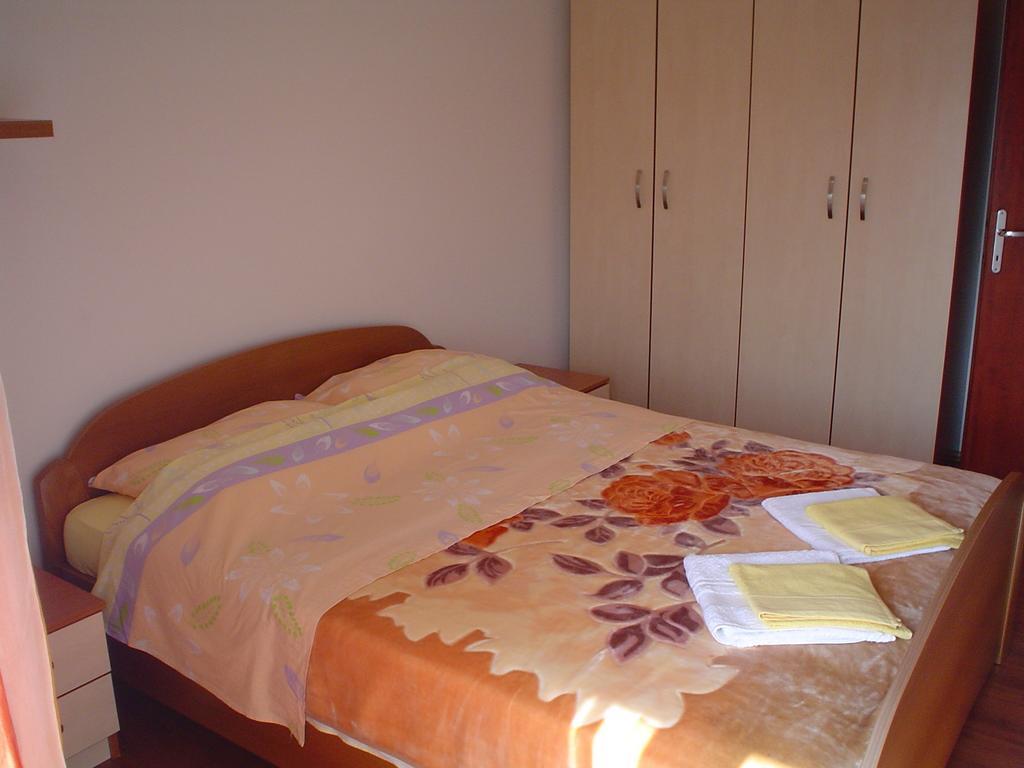 Apartman Kondic Omišalj Δωμάτιο φωτογραφία
